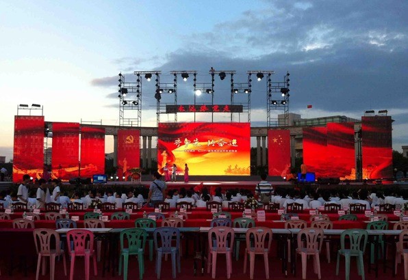 P10.4 Outdoor Rental Transparent LED Display P3.9-7.8 Full Color LED Stage Screen