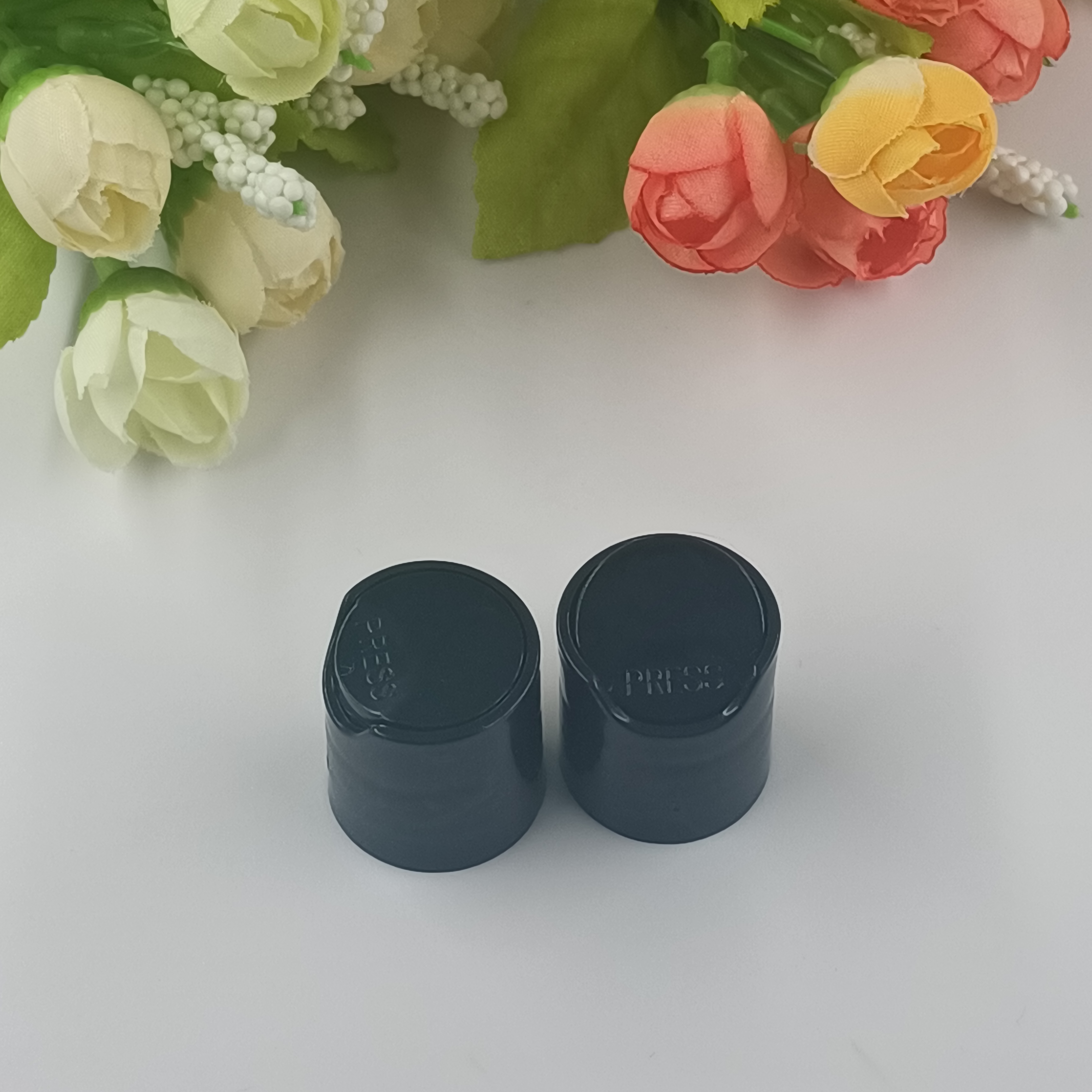 18mm 20mm 24mm 28mm Plastic Round Disc Top Caps for Body Wash Packaging in Recyclable
