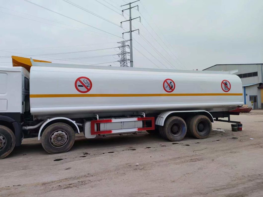 Sinotruck 20 Ton 8X4 Fuel Tanker Second Hand HOWO Fuel Oil Tank Truck for Sale