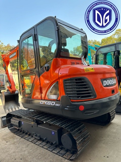 Secure and stable DX60 Used Doosan 6 Ton Excavator Used Mini with Fully upgraded