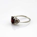 Fashion 925 Silver 7mmx9mm Oval Garnet Ring with Cubic Zirconia(R257)