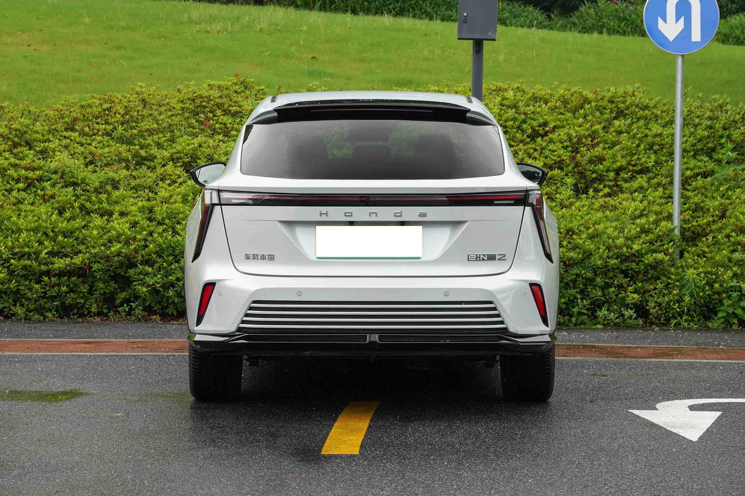 2024 Dongfeng Hondas eNS2 Pure Electric SUV 5-seat Sports Car with 2735mm Wheelbase and Ternary Lithium Ion Battery