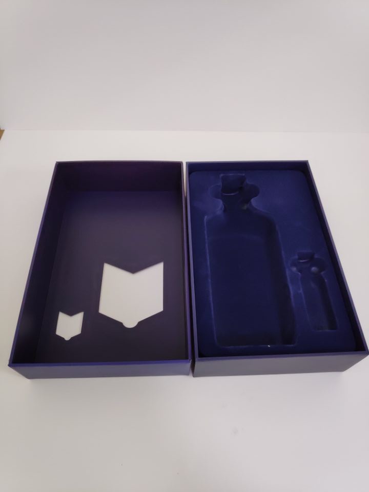 Custom high quality handmade wine packaging box with flock insert