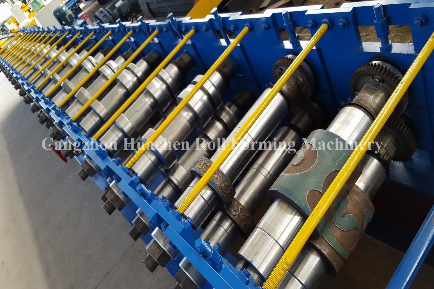 High Pressure Punching metal roll forming machine , door frame making machine Approved CE
