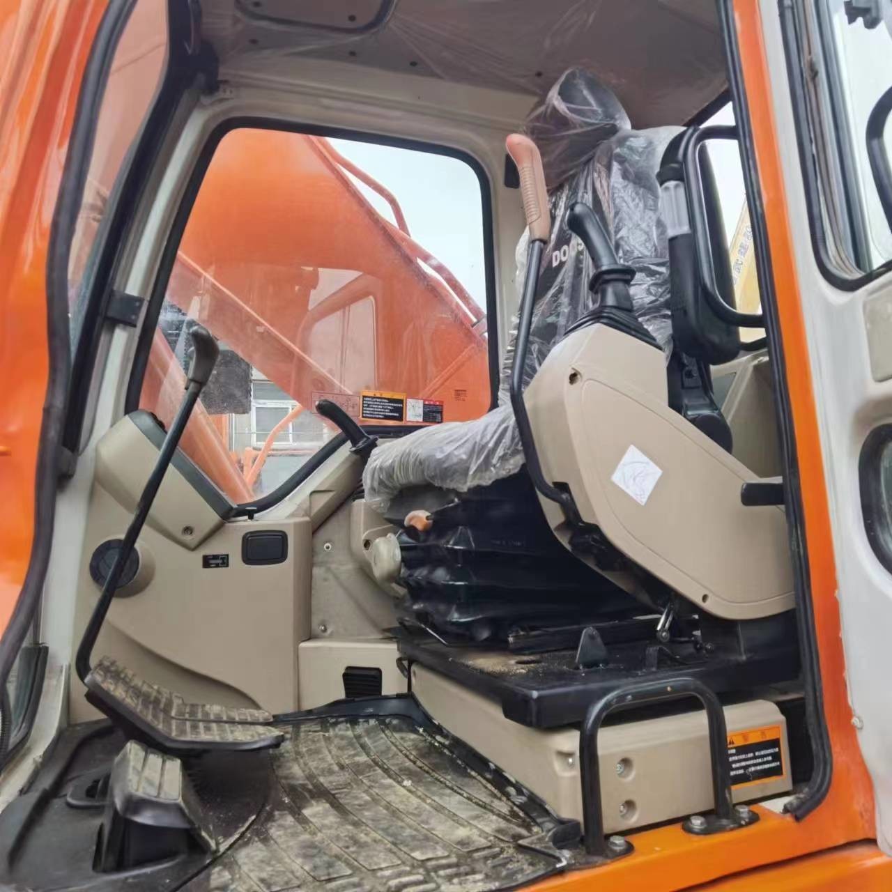 Internal Combustion Drive Used Doosan Excavator 1.0-1.5m3 Bucket Capacity