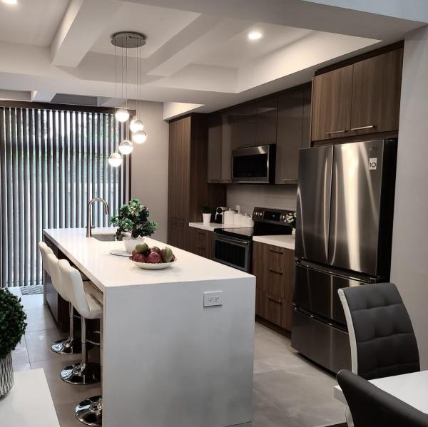 Modern Design Luxury Kitchen Units Set Furniture Cabinet for Renovation of Old
