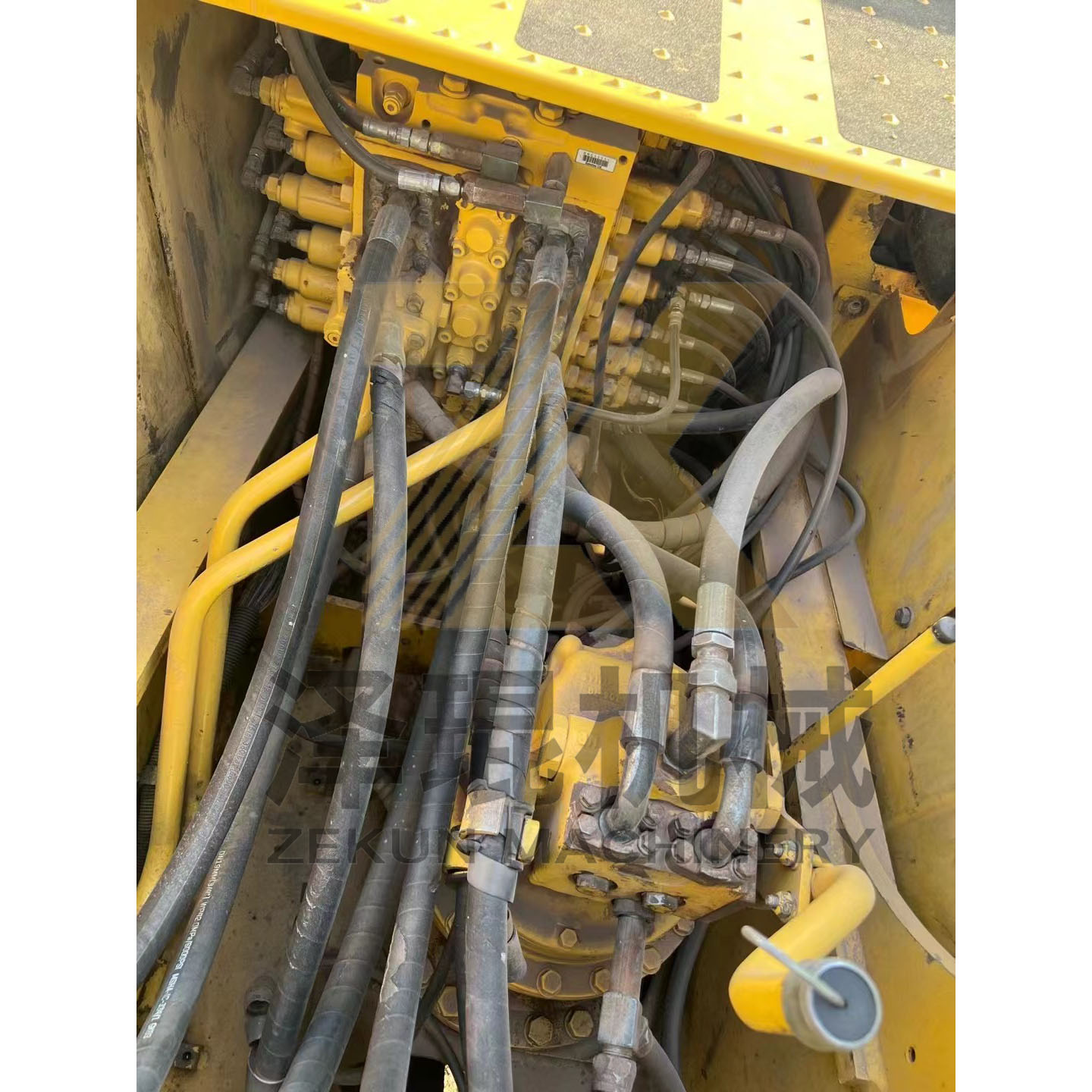 Second-Hand Komatsu 20T PC200-7 PC200-8MO Excavator In Good Price