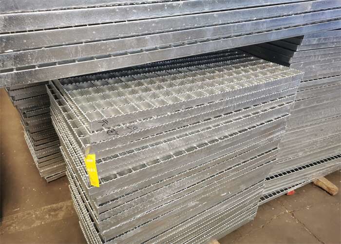 Rust Proof Q235 Hot Dip Galvanized Steel Grating