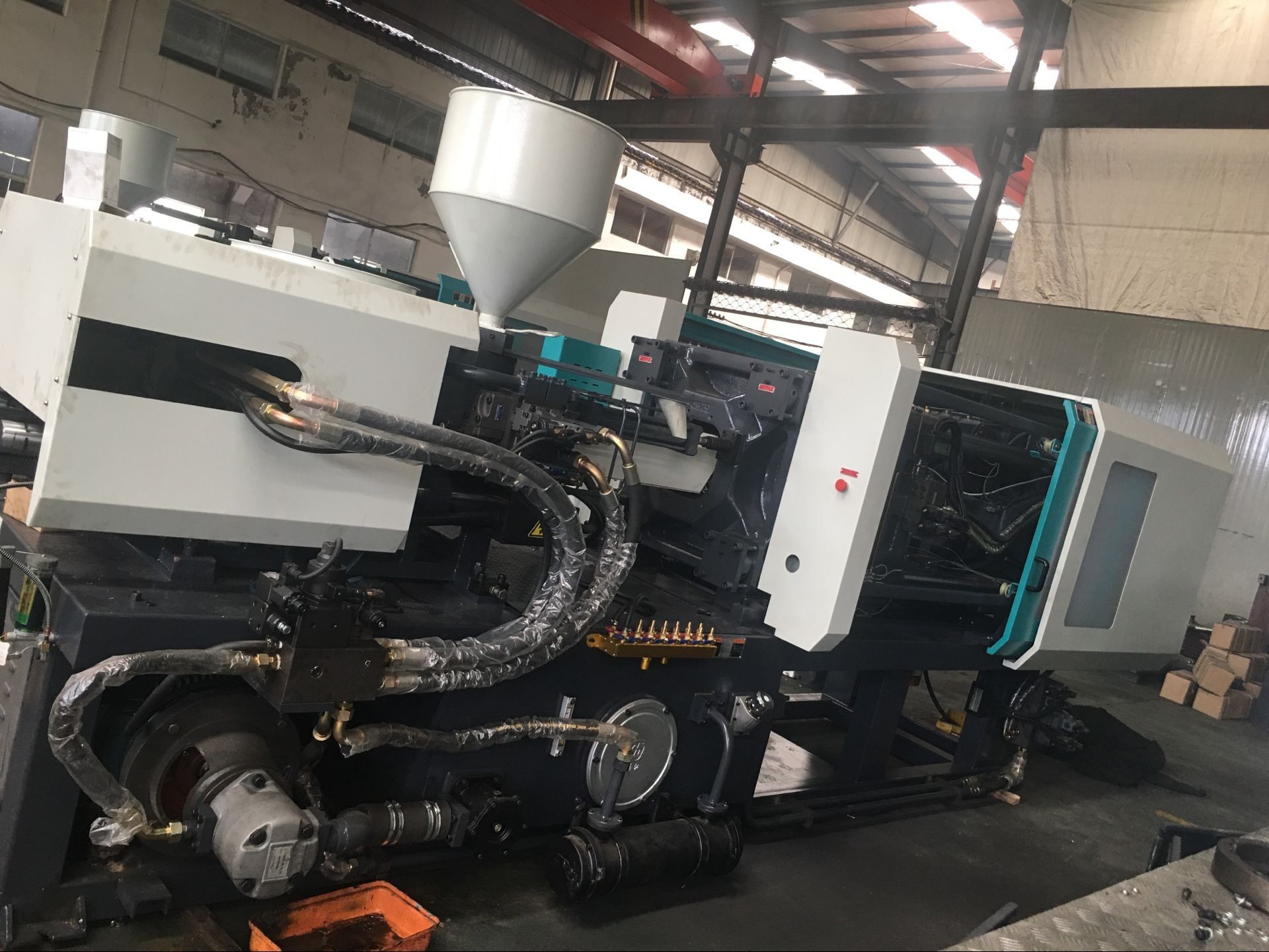 CE ISO Plastic Injection Molding Machine For Black Plastic Nursery Pots