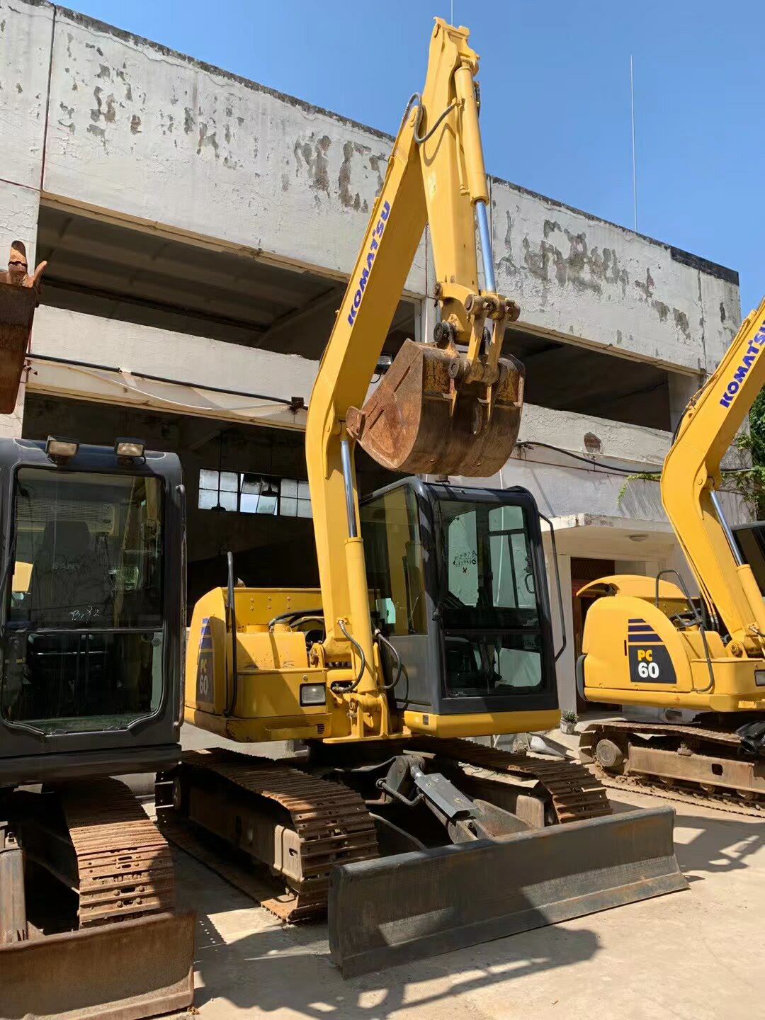 Second Hand Komatsu PC60-8 Excavator with 40.7KW Power and Low Working Hours