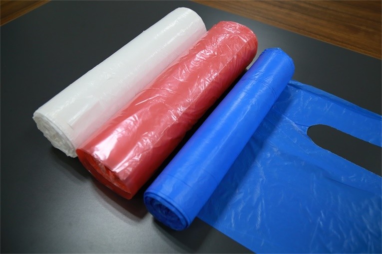 HDPE Blue Disposable PE Apron Dustproof For Hygienic And Medical Purposes