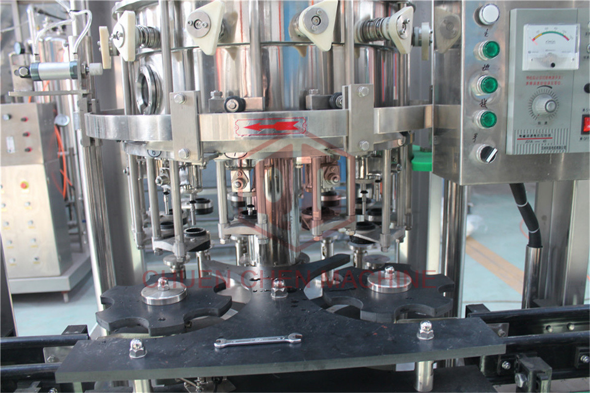 500-800BPH Carbonated Drink Filling Machine , Beer Bottle Capping Machine