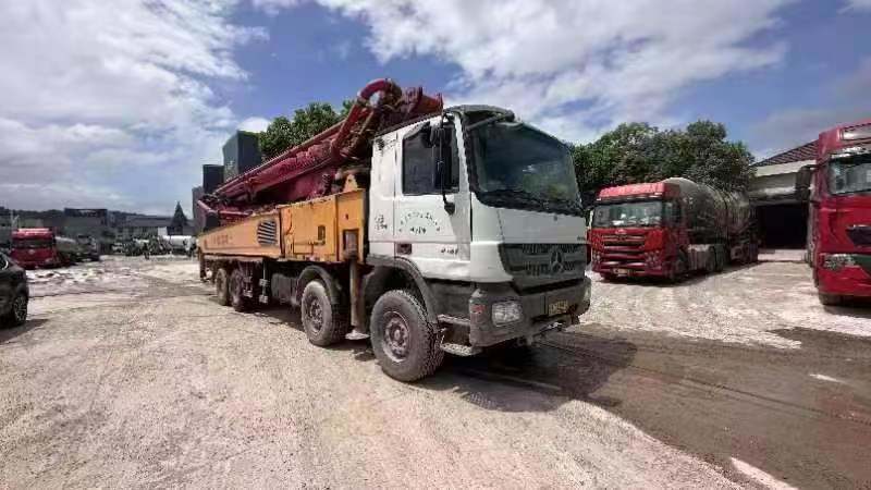 World Top Brand 2013 Putzmeister 53m Truck Pump Concrete Pump 6 Section Boom on Mercedes-Benz Truck Sell at Perfect Original Condition