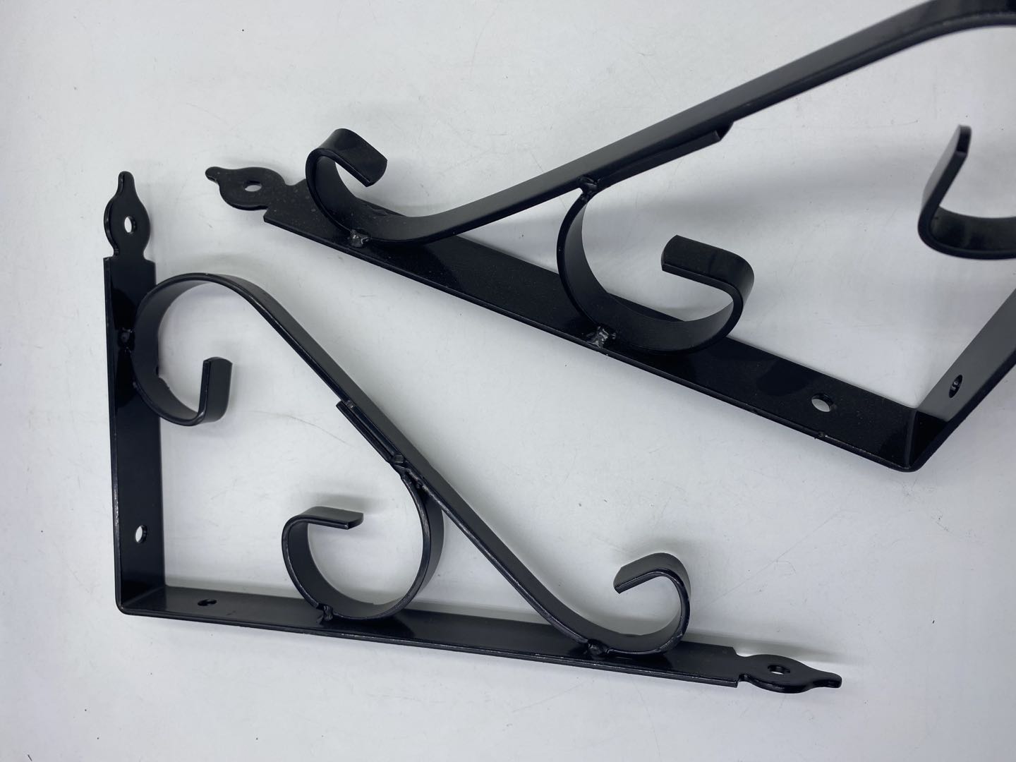 Outdoor and Indoor Metal Wall Mount Hanging Plant Bracket for Decorative Arrangements