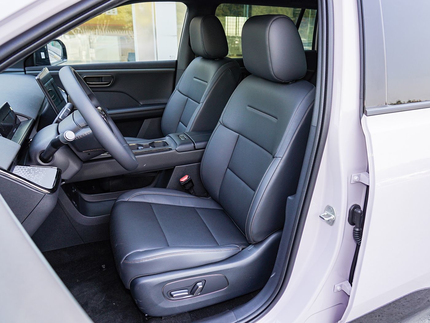 2025 Toyota Bz4X Seating Capacity 5 Electric Vehicle For Performance New Model Fast Charging EV With Long Range
