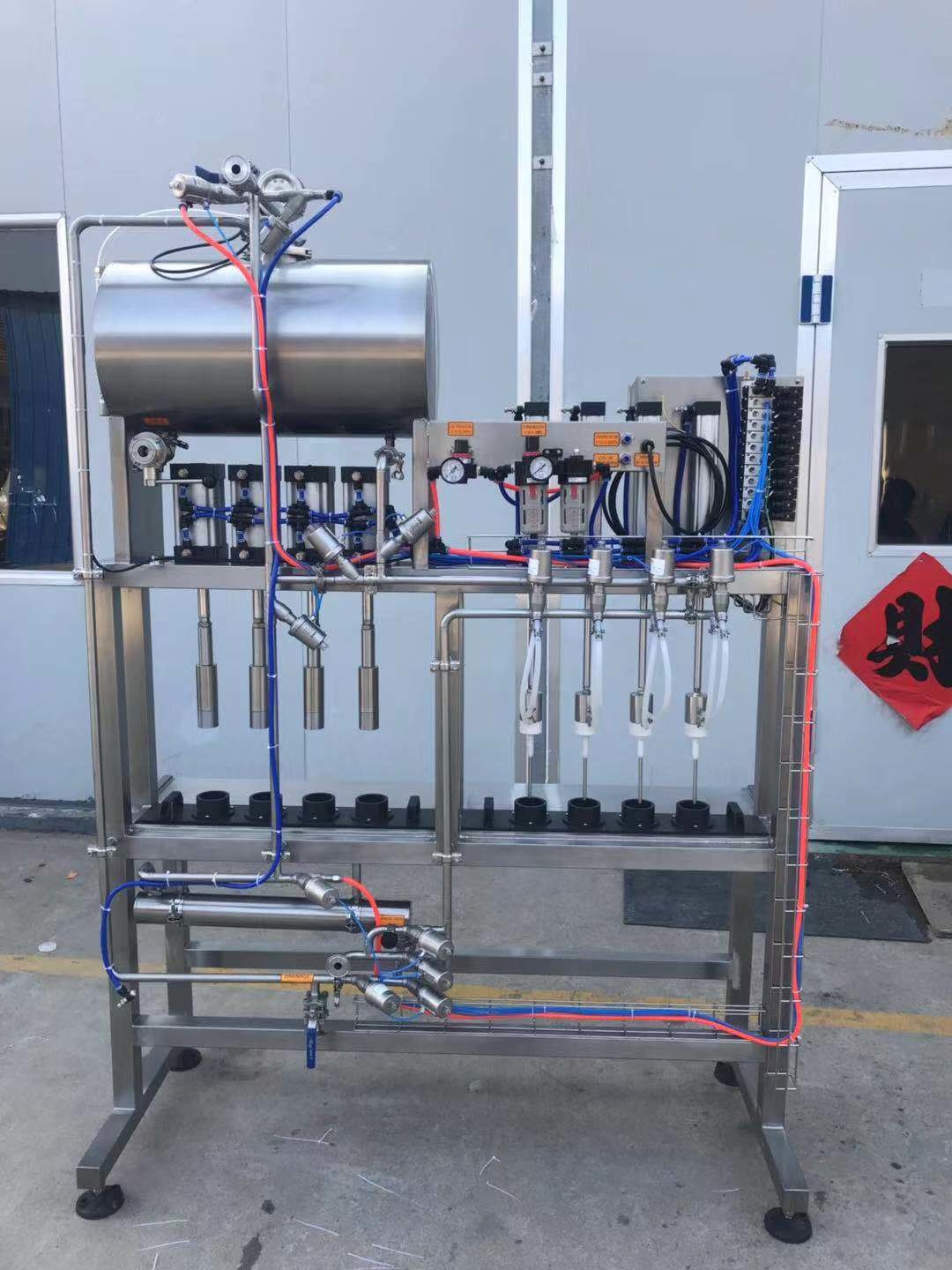 330ml / 500ml Manual Beer Bottling Machine , Automatic 4 Head Beer Bottle Filler