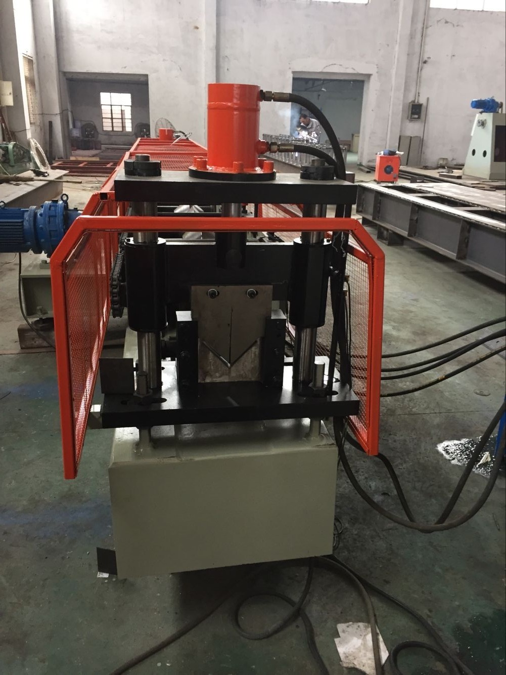 Galvanized Steel CZ Purlin Roll Forming Machine Hydraulic Hole Punching