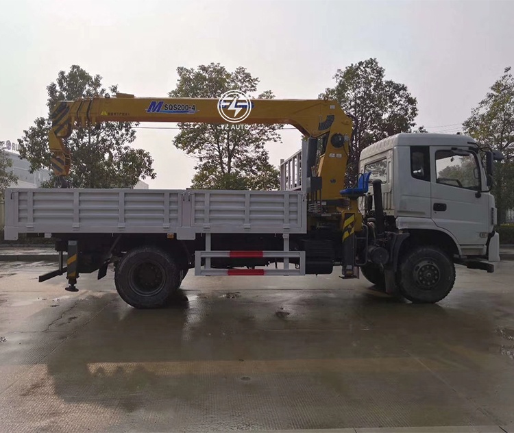 15m Boom Arm Diesel Fuel 8 Ton 4x4 Mobile Crane with AWD Gearbox and Pump Engine