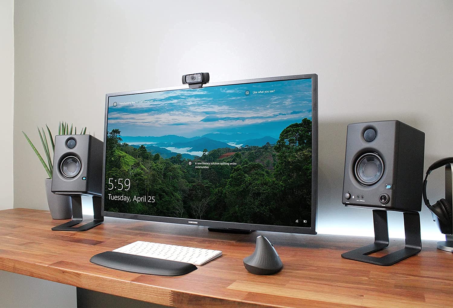 Small Medium Bookshelf Computer Speakers Multifunctional Metal/Aluminum Speaker Stands