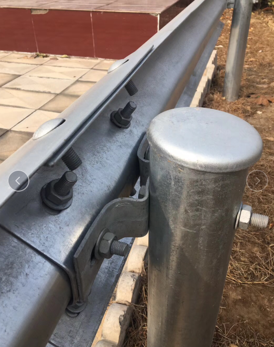 Road Traffic Safety Galvanized Metal Round Newel Post for Highway Guardrail Post