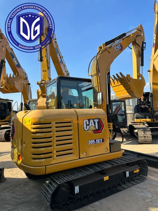 305.5E2 5.5 Ton Used Caterpillar Excavator With Superior Digging Depth