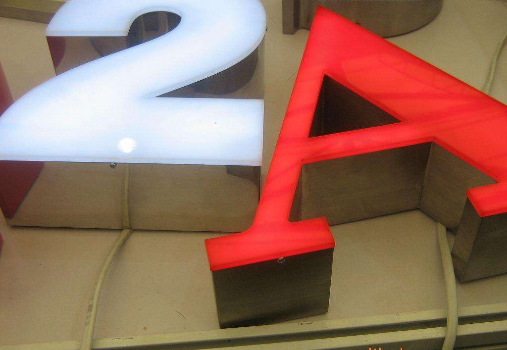 E9 The Perfect Combination Of Durability And Precision Bending For Sign Makin