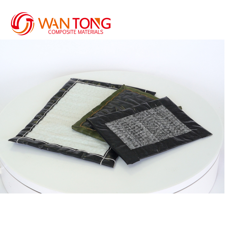 30m Normal Length Black Geosynthetic Clay Liner Ideal for Landfill Waterproof System