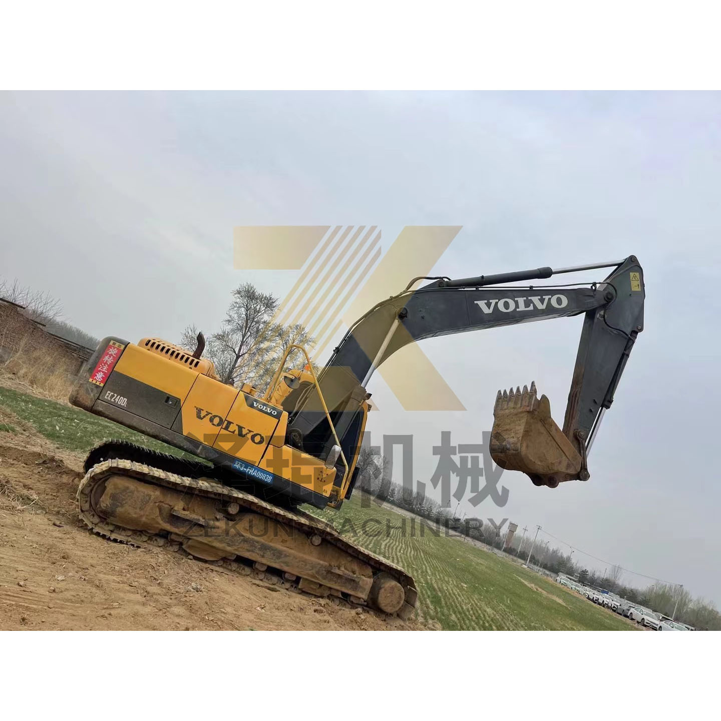 2019 Volvo EC240 240 Crawler Excavator Digger 130 KW in Good Condition