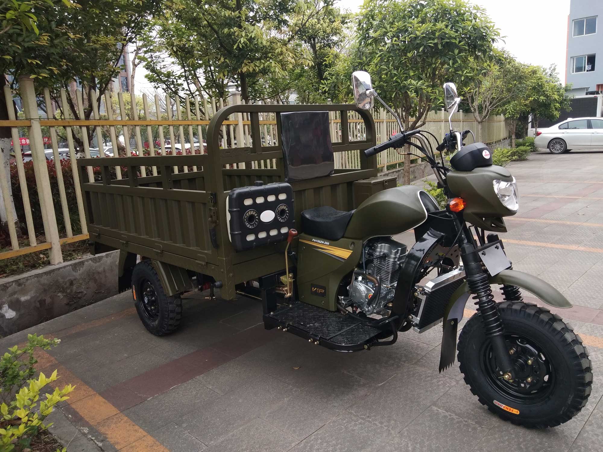 DAYANG H5 Heavy Load Open Driver Seats Cabin Cargo 200CC 3 Wheel Tricycle Motorized
