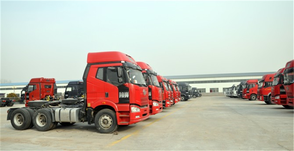 Logistics Transportation 6x4 Driving Type Dump Truck Tractor Truck Head with 371HP