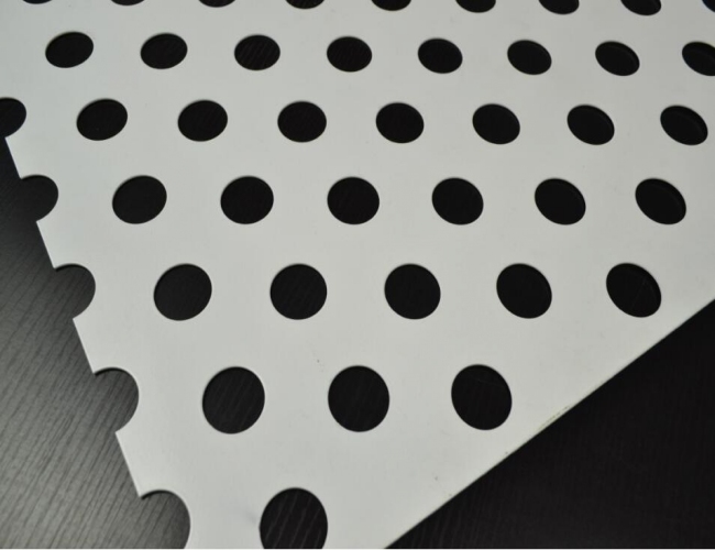 Abrasion Proof Punched Aluminum Sheets 8mm Perforated Sheet Smooth Surface