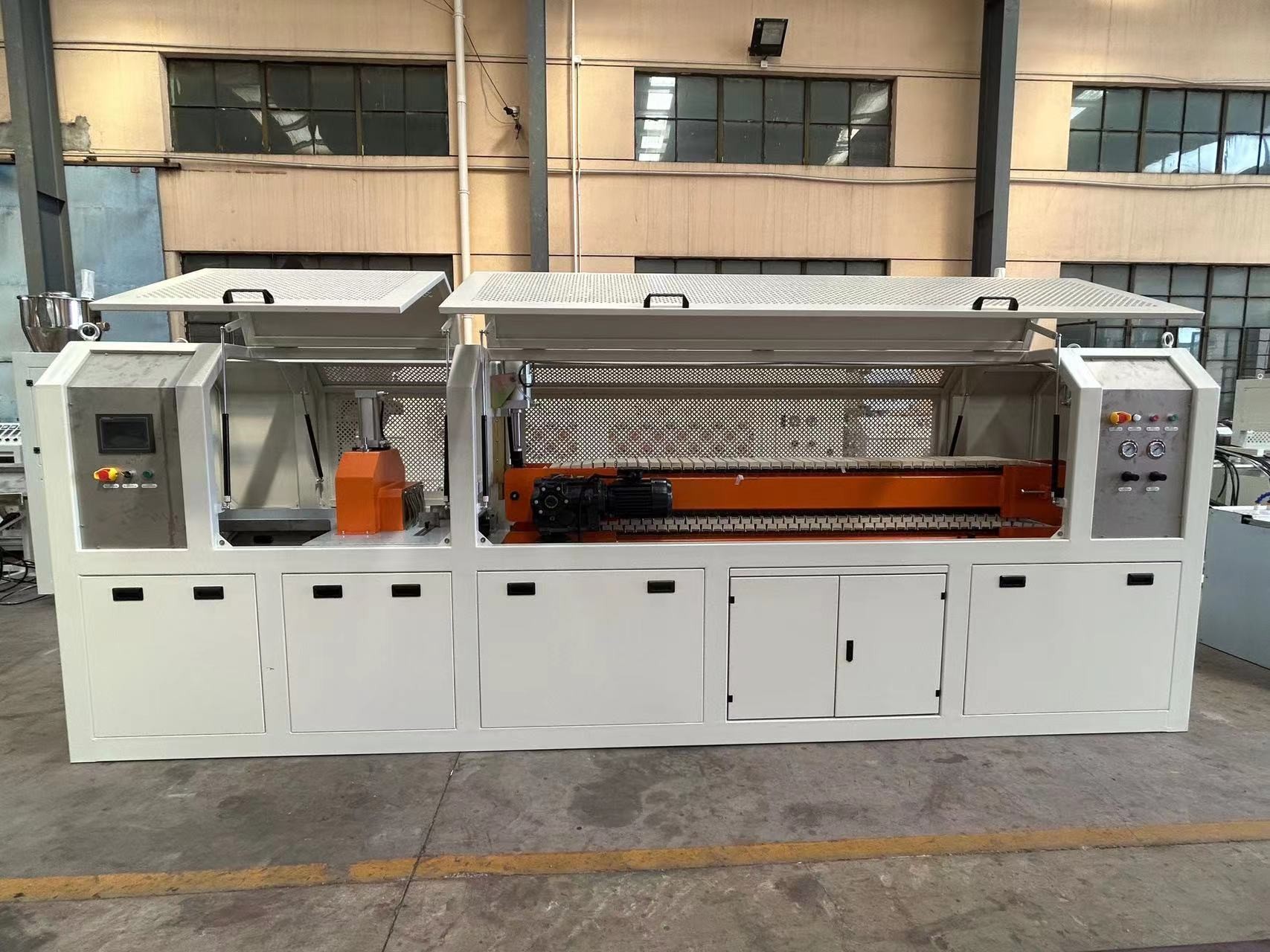 Custom Ext Generation Plastic PVC Window Profile Extruder Extrusion Production Machine Line