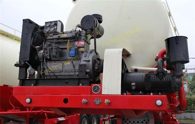 3 Axles Cement Bulk Carrier Truck 4 mm Steel Tanker Body 35m³ Payload