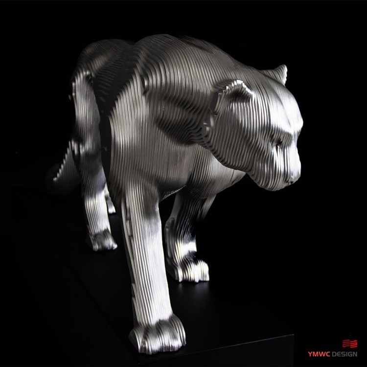 Regional Feature Europe Artistic Installation with Life-size Bronze Leopard Sculpture