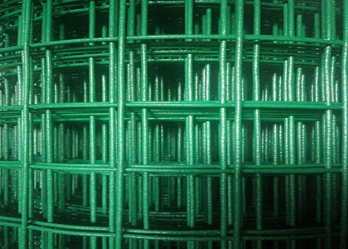 Pvc Coated Welded Wire Mesh Panels 1/4" X 1/4" For Runway Enclosures / Egg Baskets