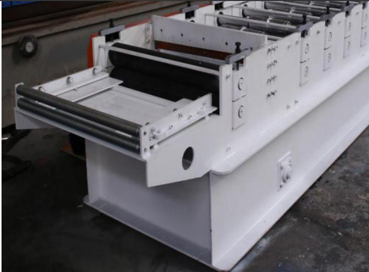 Cr12MoV Cutter 0.35mm Roofing Sheet Roll Forming Machine