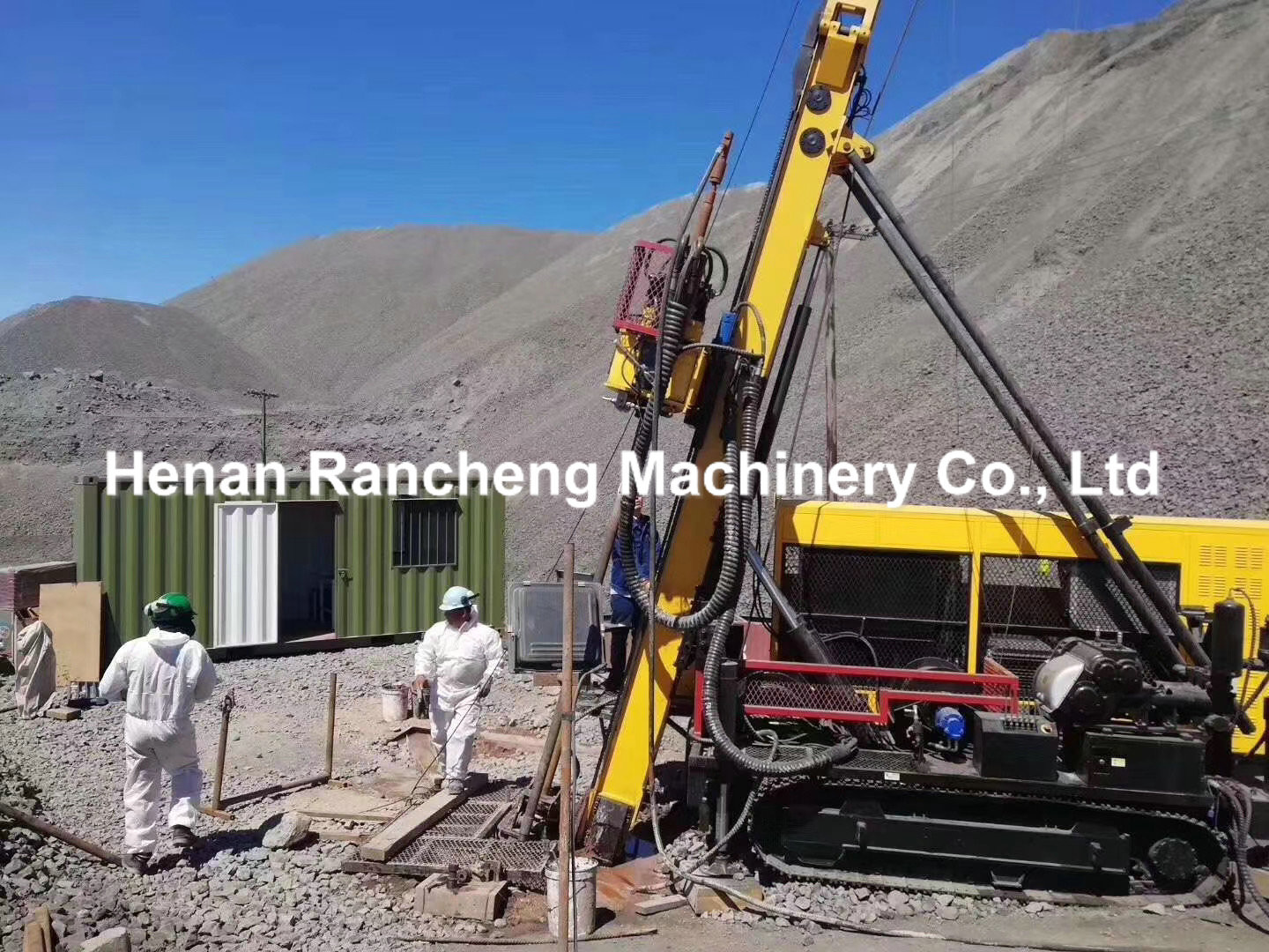 680m - 1500m Depth Core Drilling Rig 195HP Diesel Engine Crawler Mounted Drill Machine