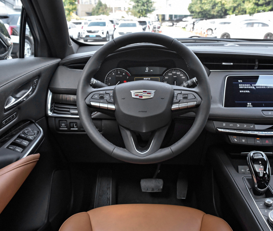 Cadillac XT4 2022 4WD Gasoline Plus 48V Light Hybrid 5 seats SUV