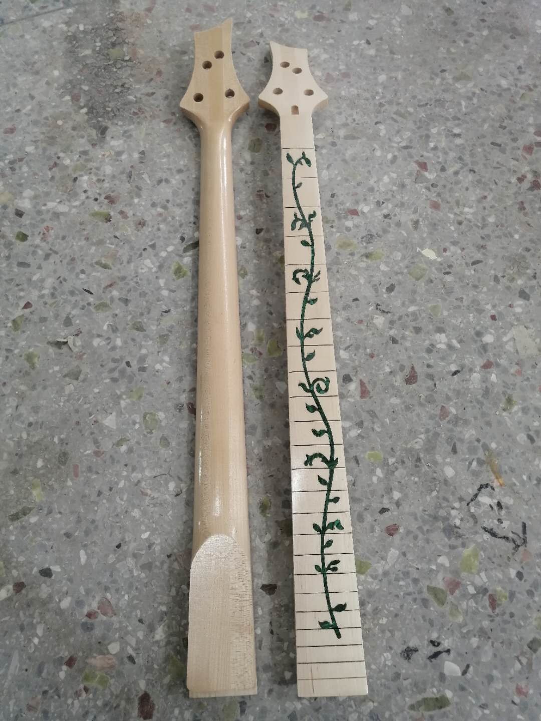 Custom Grand 22 Fret Roasted Maple Electric Guitar Neck for Handmade Tele Guitar Kits Gloss Finished with Bone Nut
