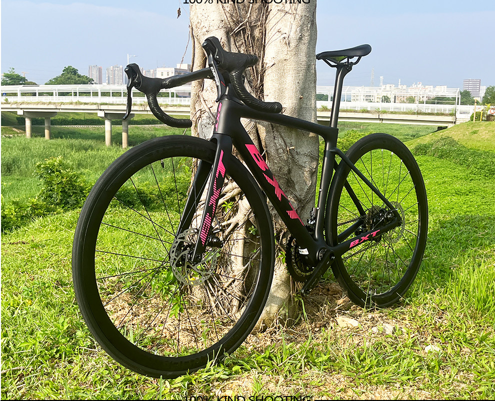 700C Aero Shaping Carbon Fiber Road Bike With Shimano Group Set