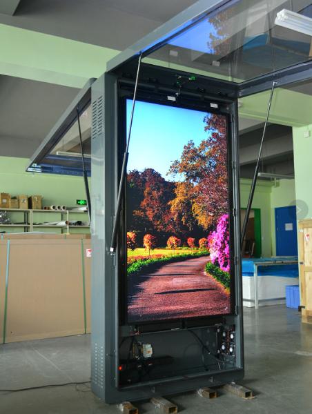 Outdoor 65 Inch 2500 cd/m2 High Brightness Double Sided LCD Digital Signage