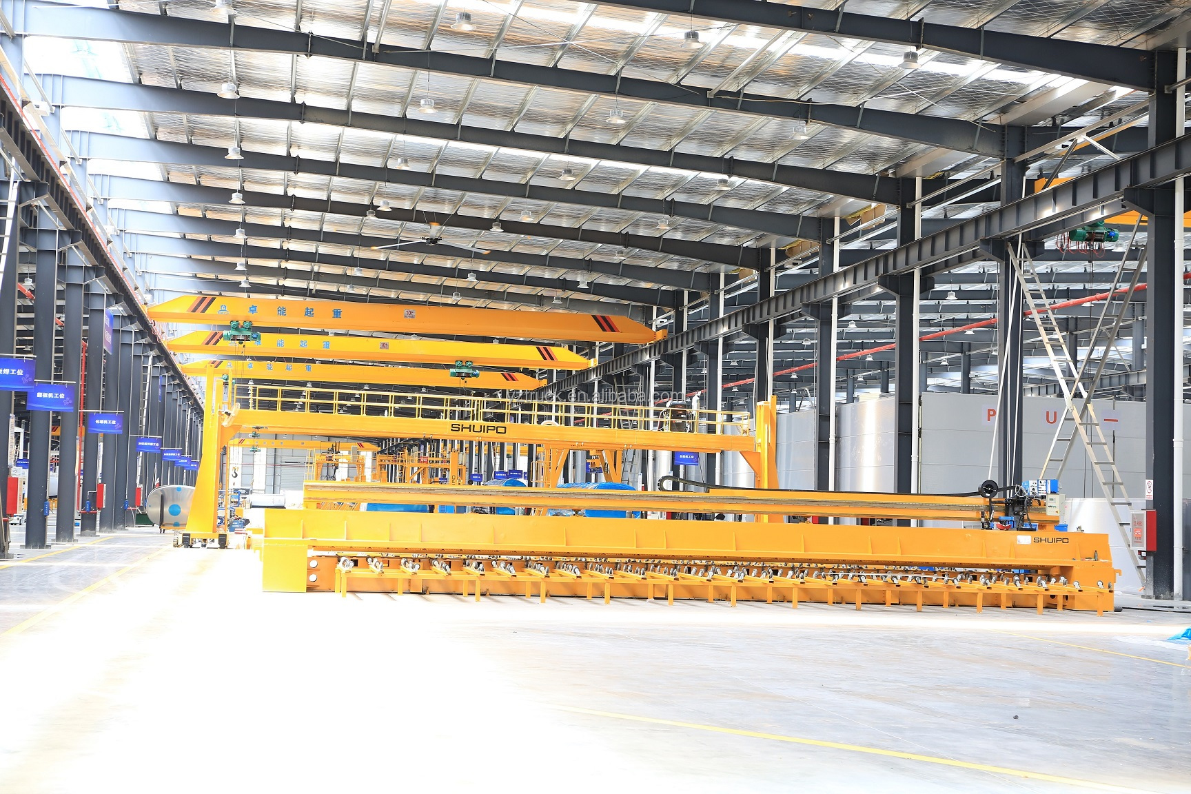 3200mm Wheelbase Transportation Dongfeng 4x2 Light Cargo Truck with YUNNEIDONGLI Engine
