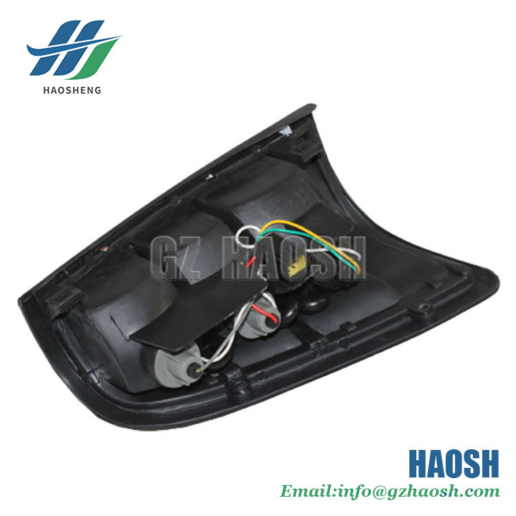 Tail Lamp Asm RH For Isuzu TFR17 8-97114449-1 8-97114449-0 8971144491 8971144490