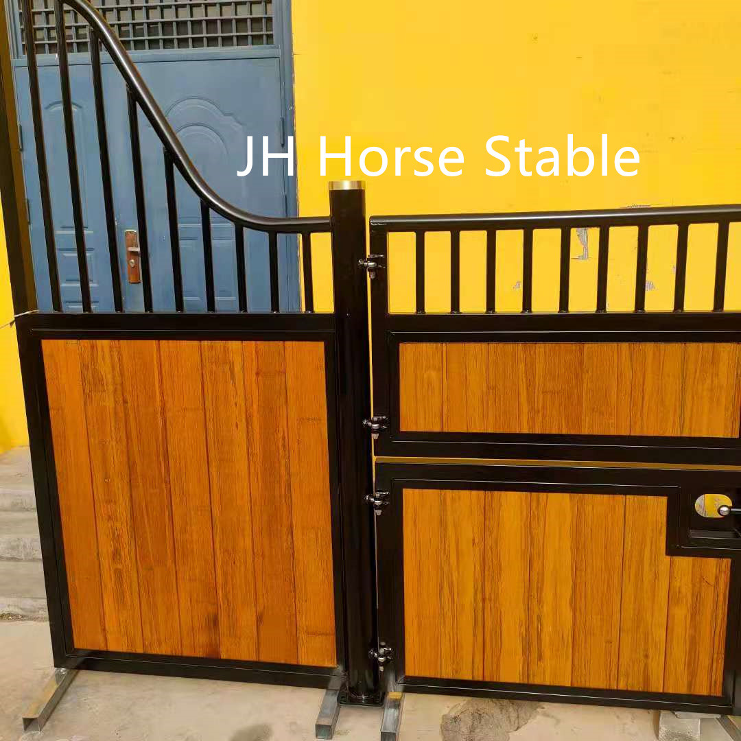 Custom Made Durable Steel Pipe 12ft Horse Stable Front