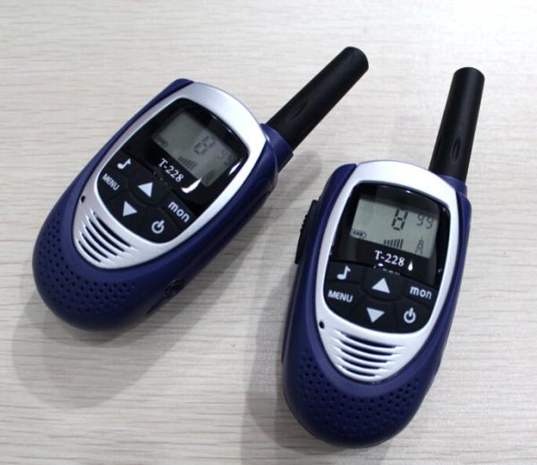 Cheap T228 mini size walky talky radio fm CB UHF radios for sale