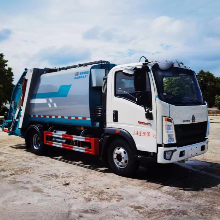 New Sinotruck Howo 6wheel Lift Compactor Garbage Truck 10ton Garbage Cleaning Truck