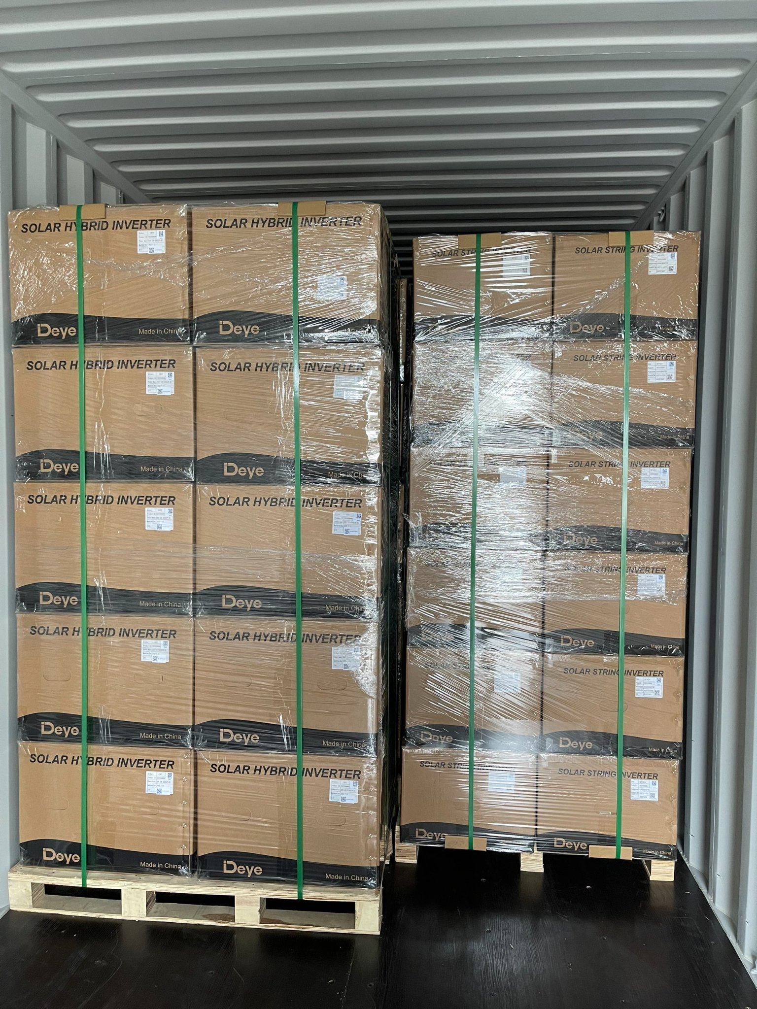 Deye 600w Solar Inverter SUN600G3-EU-230 In German Warehouse Nep 300w 400w 700w 1200w 1300w 1600w 2000w Micro Inverter