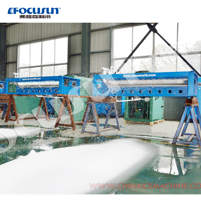 20 Tons Snow for Snow Skiing at Amusement Park Powered by Gas and R449 Refrigerant