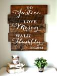 Eco Friendly Wooden Plaque Signs Customized Colors For Hotel Decoration