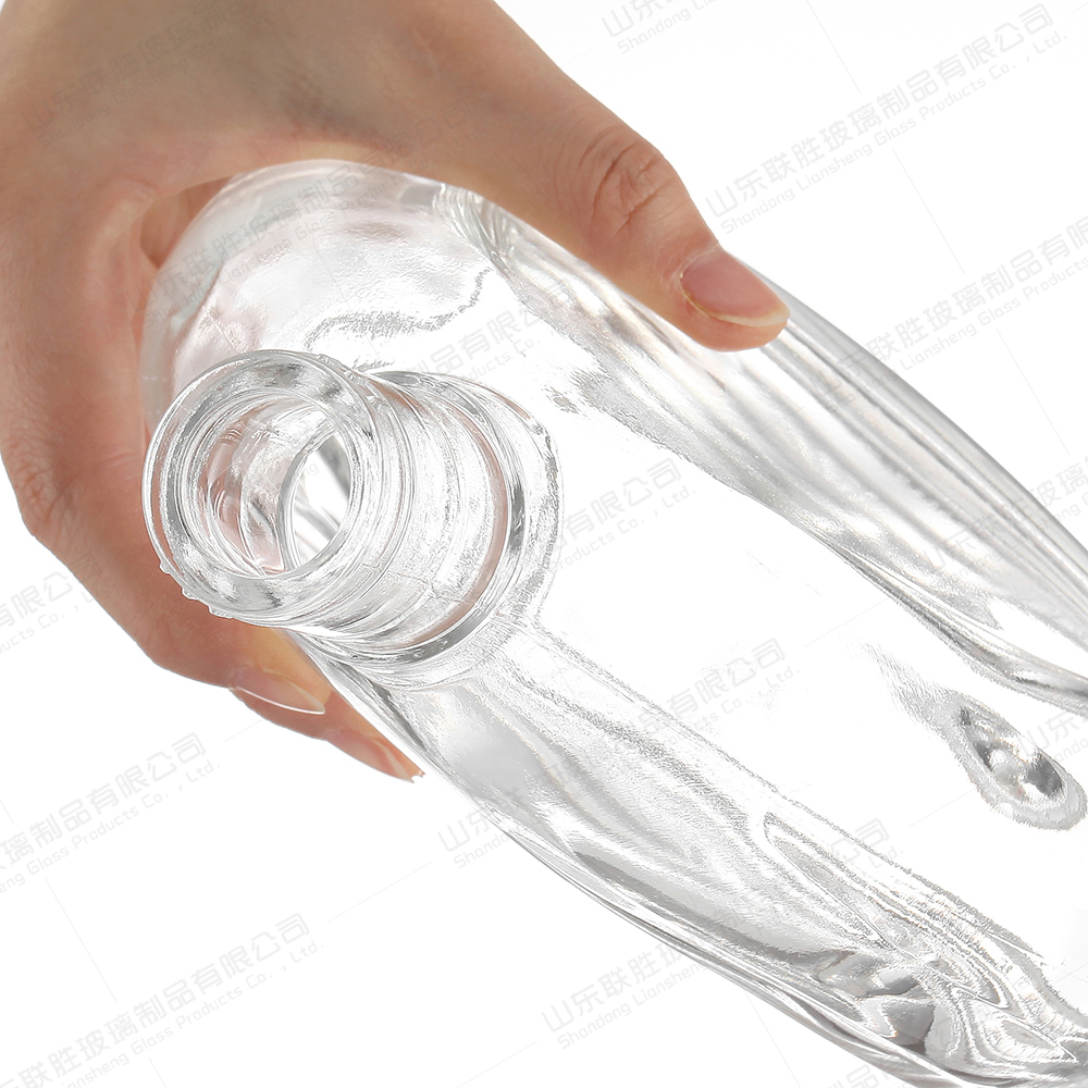 Rubber Stopper Sealing Type 500ml Glass Wine Bottle for Vodka Brandy Gin Spirit